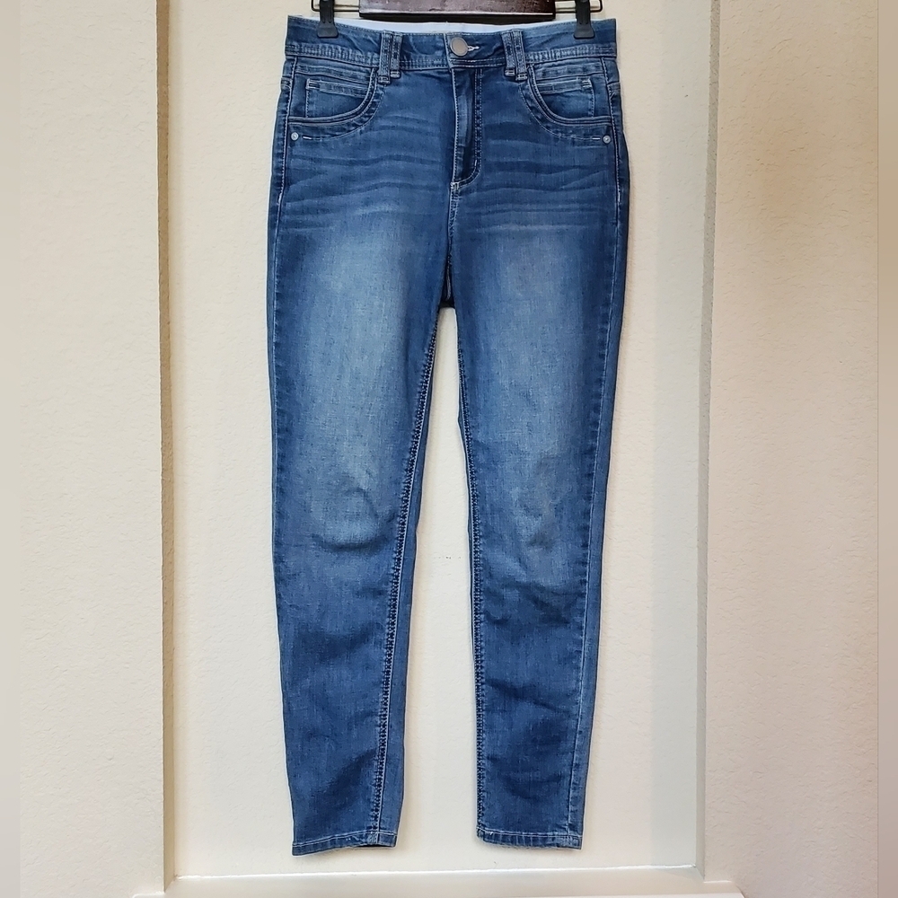 Democracy Ab Technology straight leg Denim Jeans. Size 4